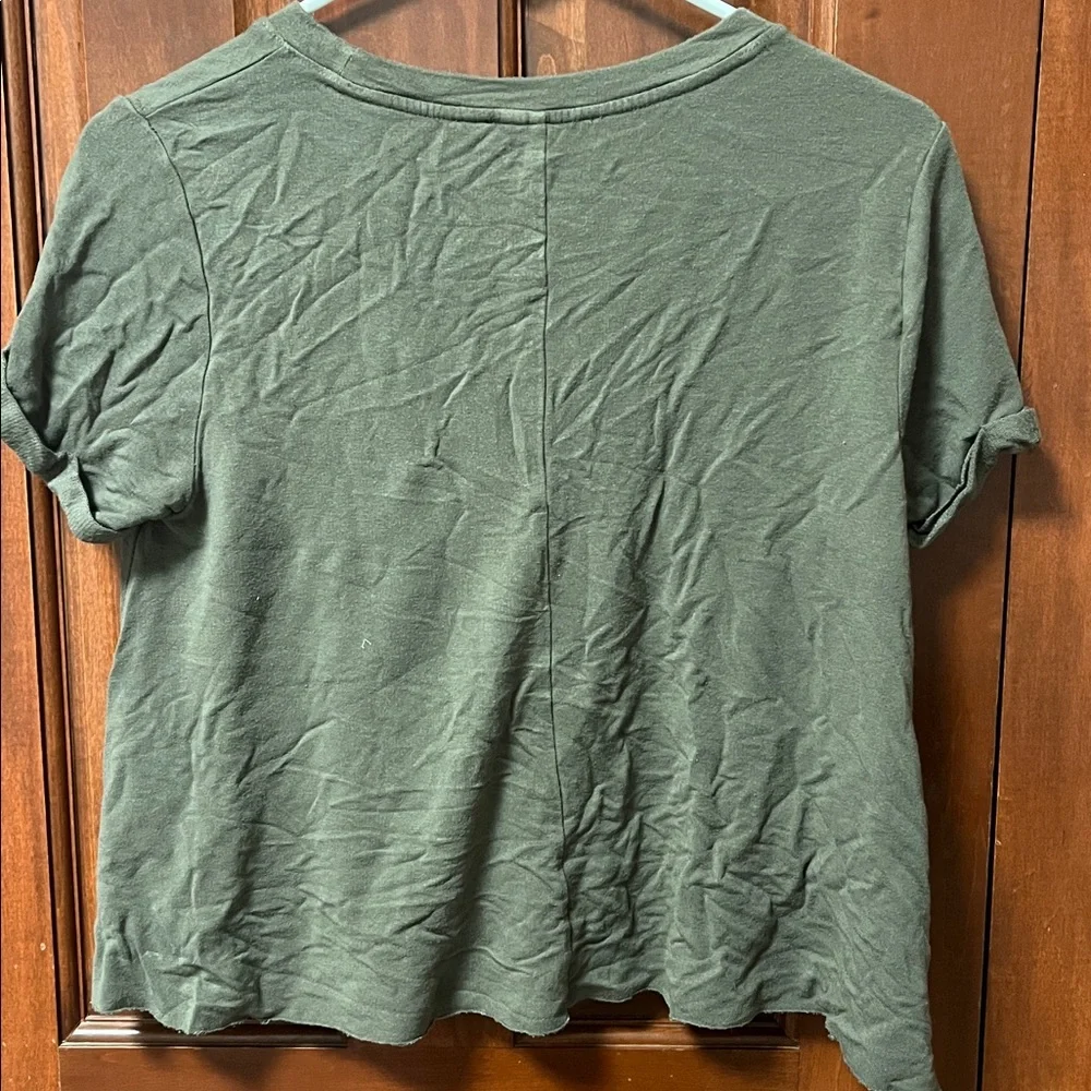 Forever 21 Khaki Green Short Sleeve Tee - Picture 2 of 3